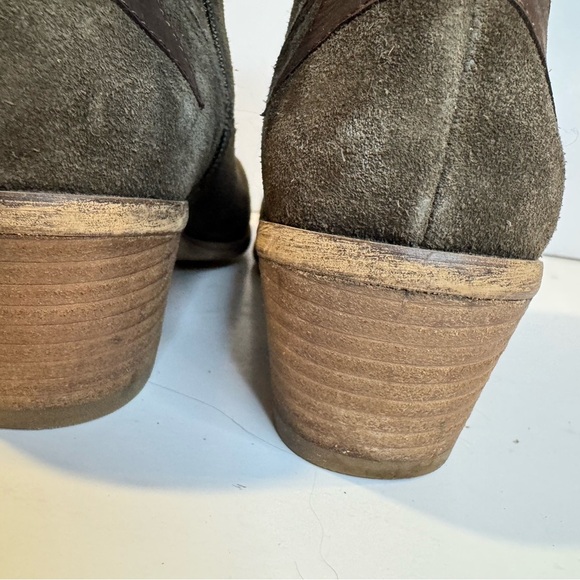 Steve Madden sage green Ankle Bootie with Suede Finish and stars S1.2 - Picture 5 of 14